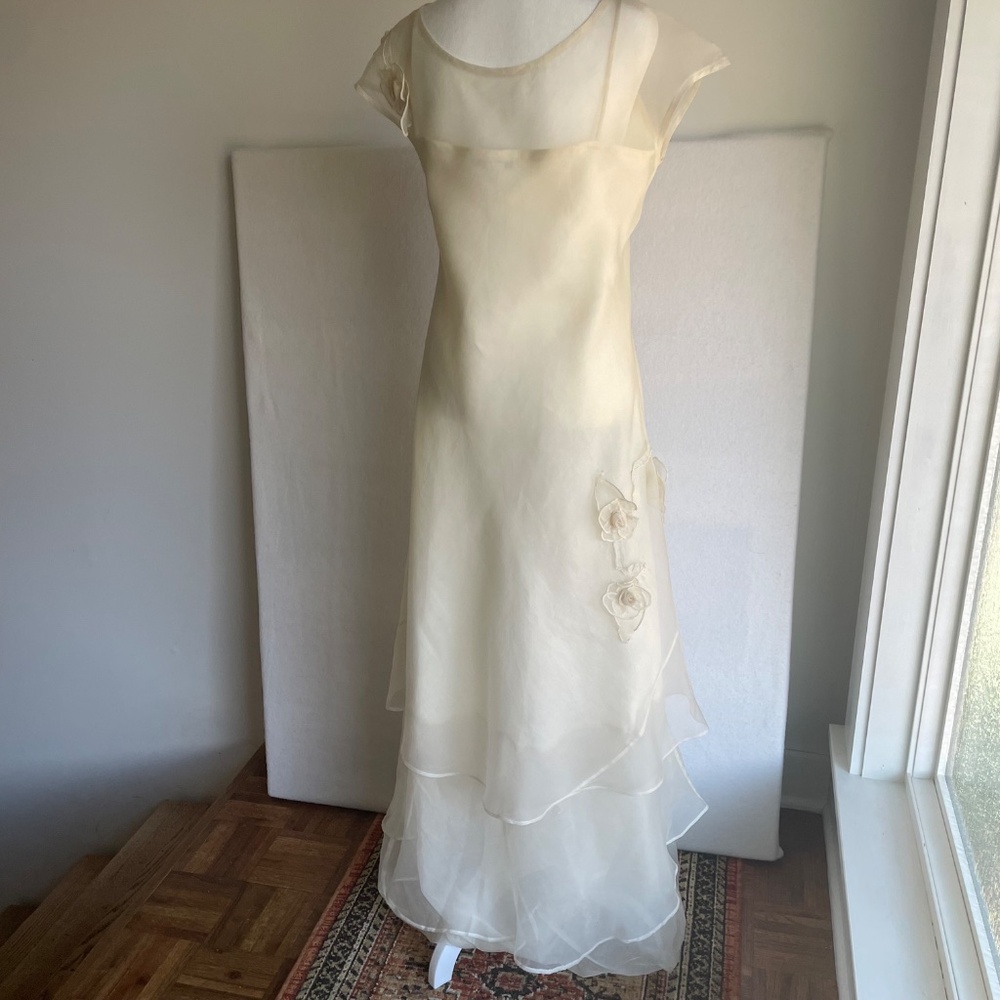 Tiar Los Angeles Silk and Linen Magnolia Minimalist Wedding Dress in Ivory, M - Picture 6 of 12